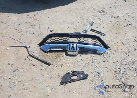 2018 Honda Cr-V Touring z USA, uszkodzony, nr VIN 7FARW1H95JE054478